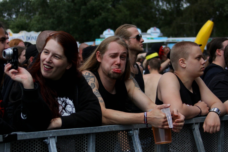 Death Feast Open Air 2011: Fans, Matsch, Nonsense