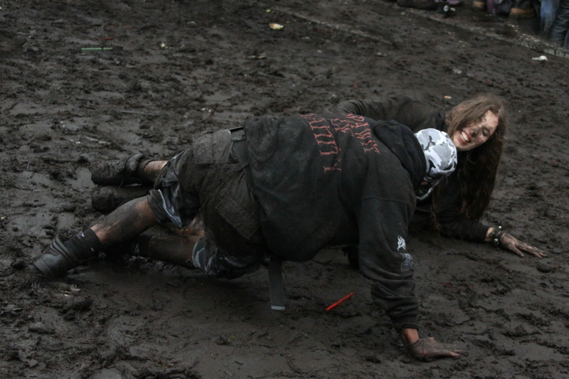 Death Feast Open Air 2011: Fans, Matsch, Nonsense