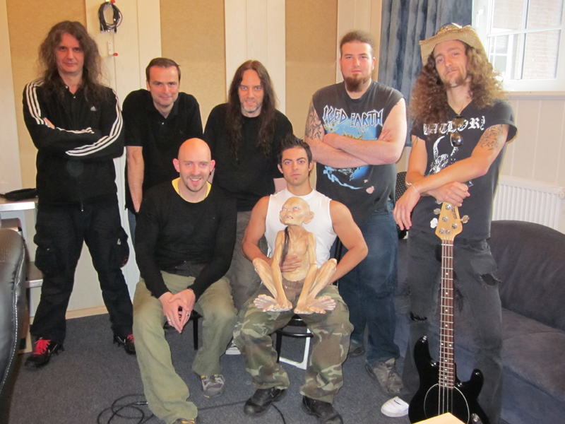 Blind Guardian mit ihren kanadischen Gästen im Twilight Hall Studio
