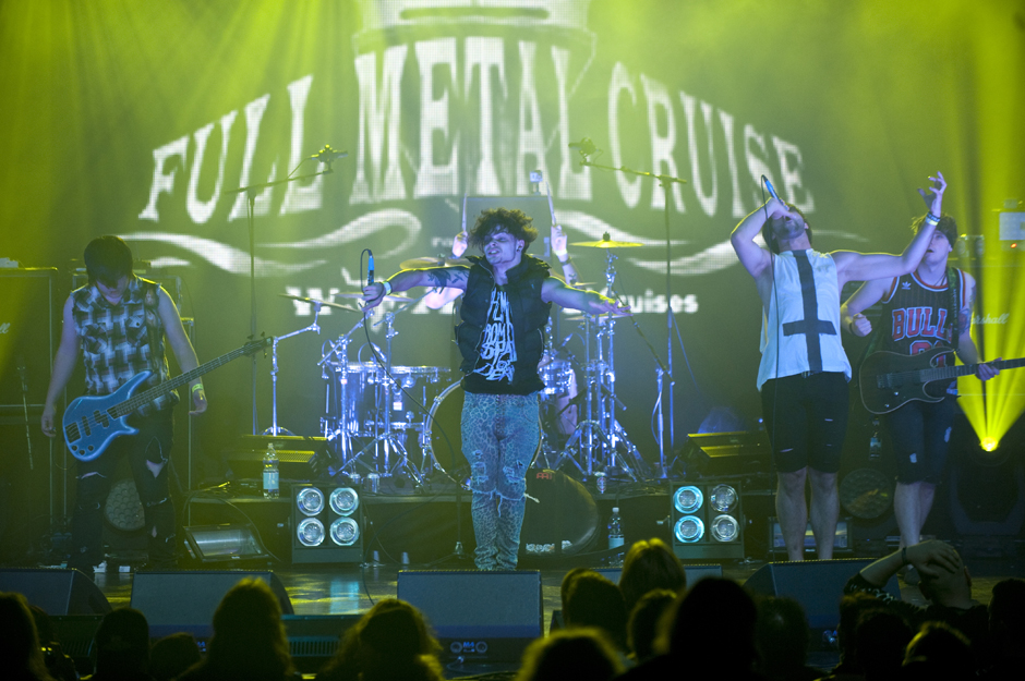 Eskimo Callboy live, Full Metal Cruise 2013