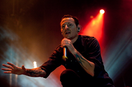 Linkin Park-Sänger Chester Bennington beim Konzert am 21.6.2011 in Hamburg
