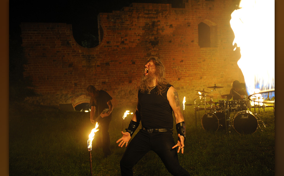 Beim Videodreh zu Amon Amarths ‘Deceiver Of The Gods’