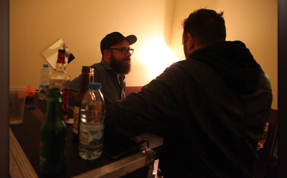 Backstage bei In Flames + Papa Roach + Wovenwar + While Shee Sleeps, Tour 2014