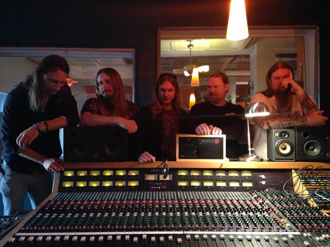 Enslaved in ihrem Studio