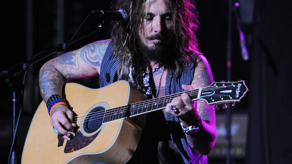 FORT LAUDERDALE, FL - JULY 31: John Corabi performs at Revolution on July 31, 2011 in Fort Lauderdale, Florida. (Photo by Lar