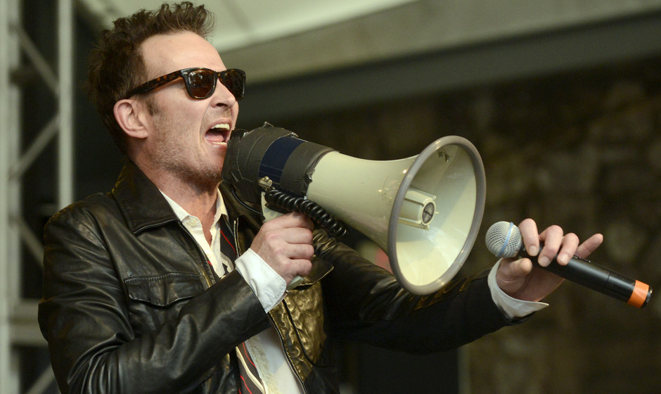 AUSTIN, TX - MARCH 21:  Scott Weiland of Scott Weiland and the Wildabouts performs during the #SXSWTakeover at ACL Live on Ma