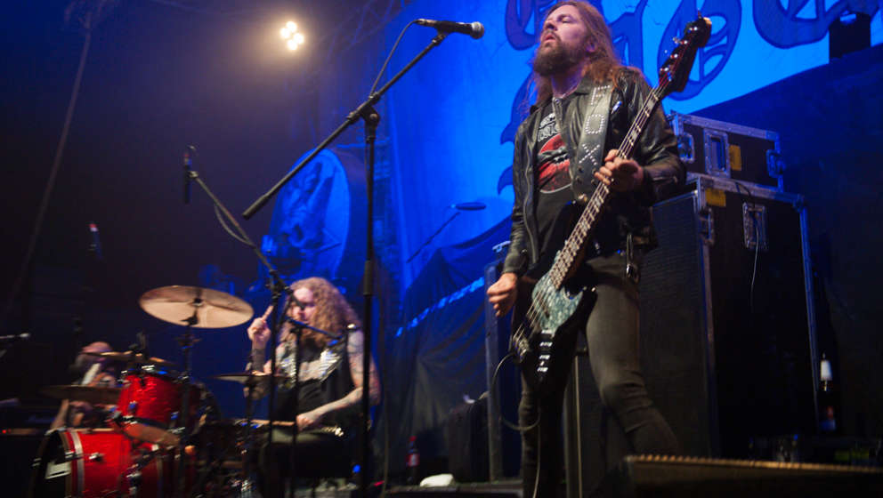 Amon Amarth + Grand Magus + Testament @ Turbinenhalle, Oberhause,