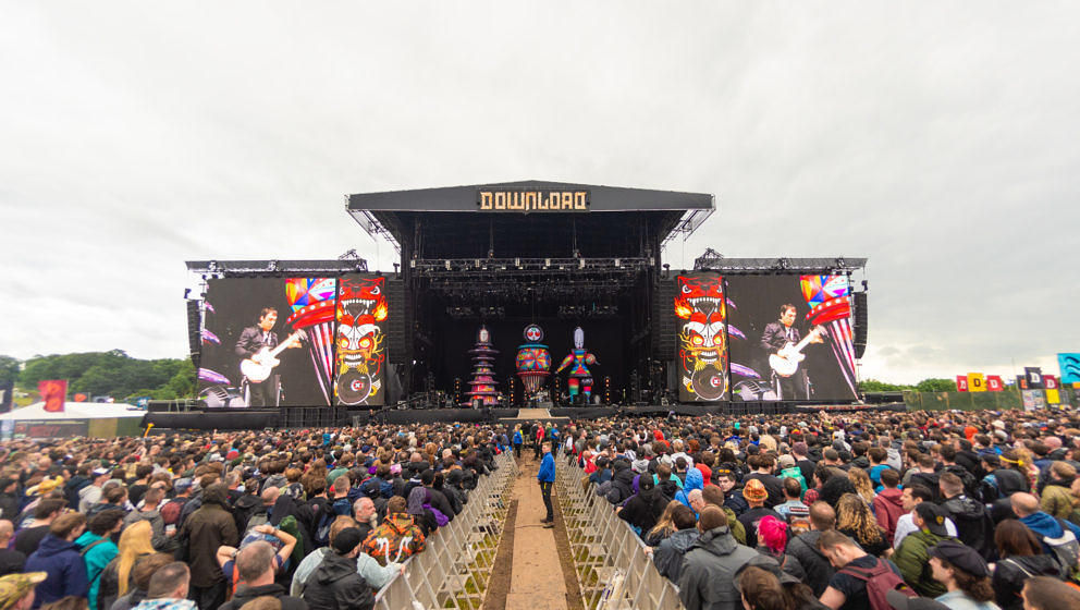 CASTLE DONINGTON, ENGLAND - JUNE 16:  Smashing Pumpkins perform on stage during Download festival 2019 at Donington Park on J