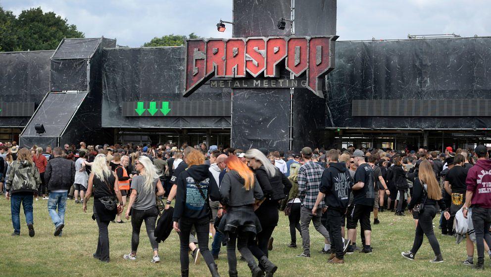 Festival-goers attend the Graspop Metal Meeting music festival, in Dessel, Belgium, on June 21, 2018. (Photo by YORICK JANSEN