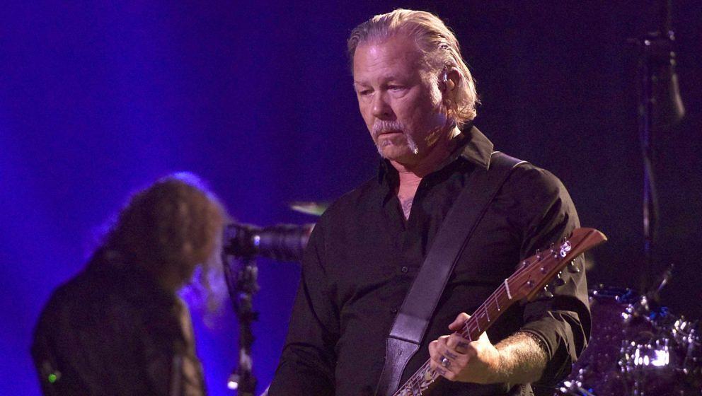 James Hetfield (r.) und Kirk Hammett von Metallica live in San Francisco