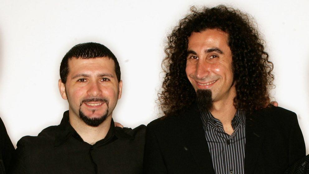 John Dolmavan und Serj Tankian von System Of A Down bei den MTV Europe Music Awards 2005 in Lissabon