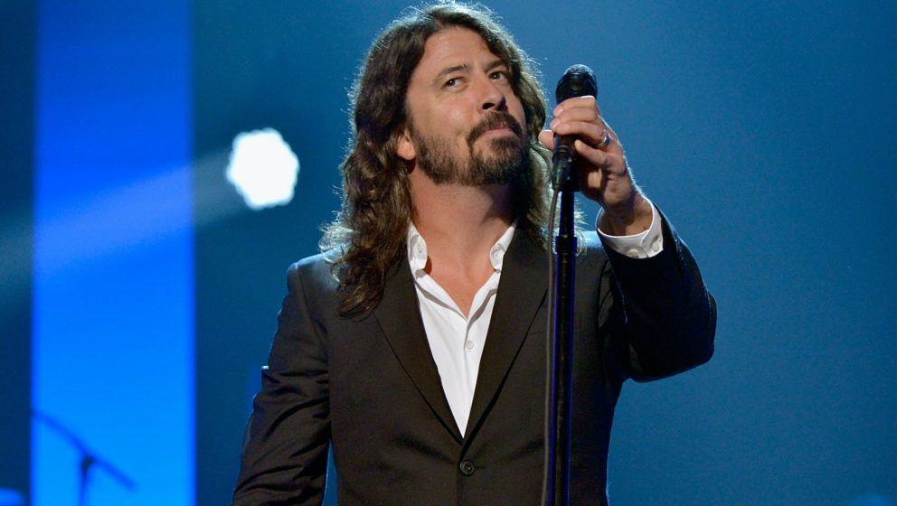 performs onstage during the 2016 MusiCares Person of the Year honoring Lionel Richie at the Los Angeles Convention Center on 