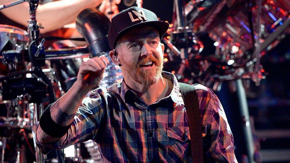 Linkin Park-Bassist Dave Farrell beim Release-Konzert von ONE MORE LIGHT am 22. Mai 2017 im kalifornischen Burbank