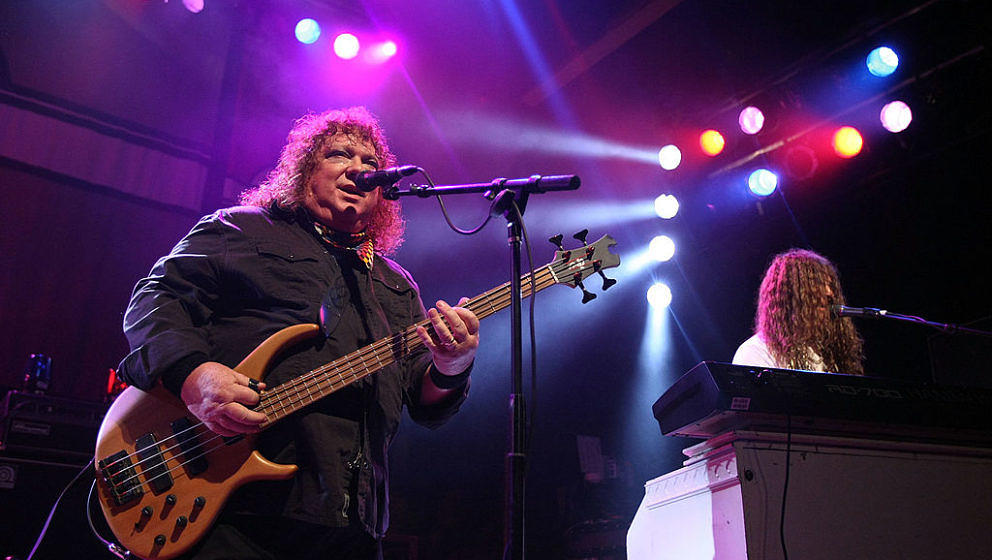 WEST HOLLYWOOD, CA - APRIL 30:  Steve Priest (L) and Stevie Stewart of Rock band 'Sweet' performs at the House of Blues on Ap