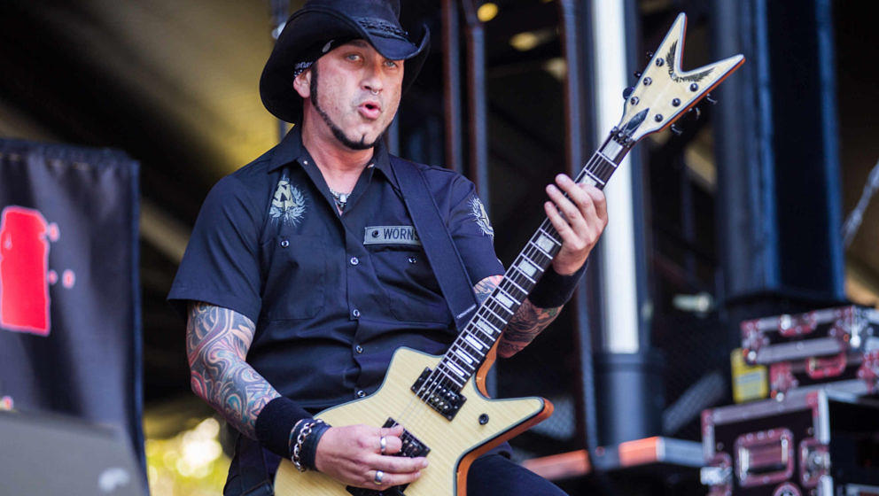 Hellyeah-Gitarrist Tom Maxwell während des Auftritts am 14. September 2014 auf dem Aftershock Festival in Sacramento