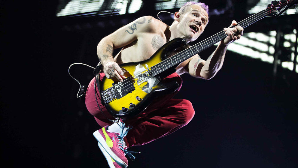 Flea von den Red Hot Chili Peppers bei der London-Show am 7. November 2011
