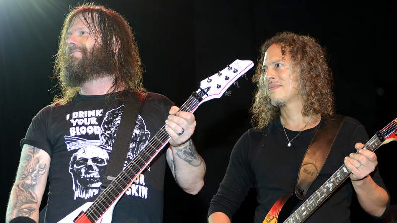 Exodus-Gitarrist Gary Holt (l.) und Metallica-Gitarrist Kirk Hammett beim 'Fear FestEvil' 2014 in San Francisco