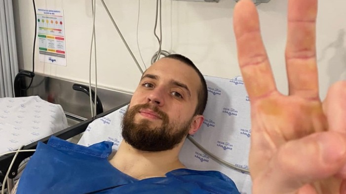 Sepultura-Schlagzeuger Eloy Casagrande grüßt erneut aus dem Krankenhaus
