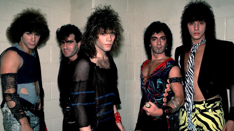Bon Jovi im Jahr 1984 mit Alec John Such (2.v.r.)
