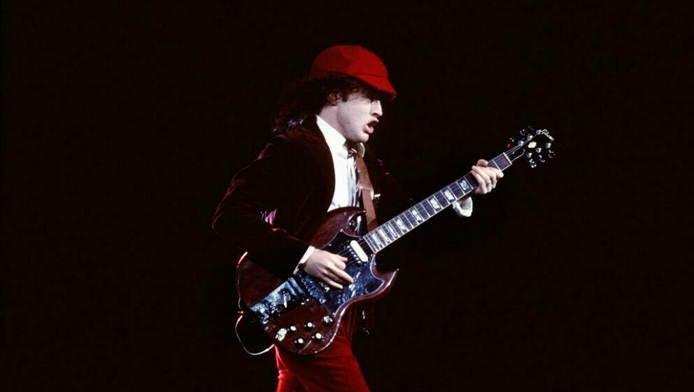 Angus Young mit AC/DC live am 18. Oktober 1985 im Forum in Inglewood, Kalifornien