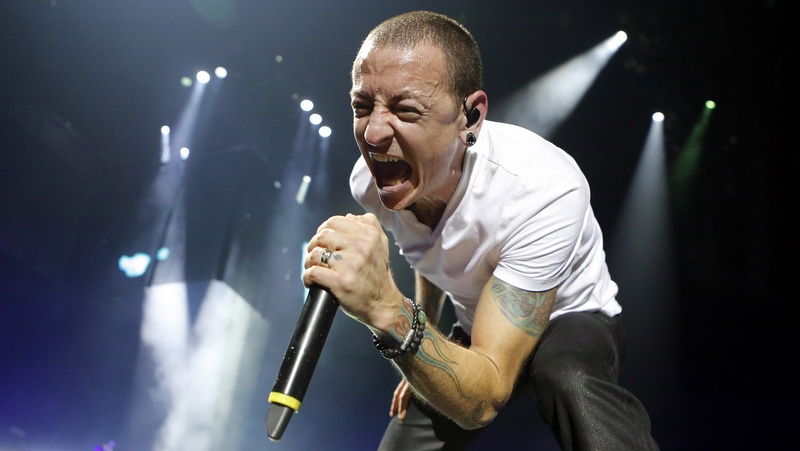 Chester Bennington mit Linkin Park am 23. November 2014 in der 02 Arena in London