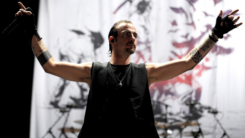 Adam Gontier mit Three Days Grace 2011 beim Rockstar Energy Uproar Festival im kalifornischen Mountain View