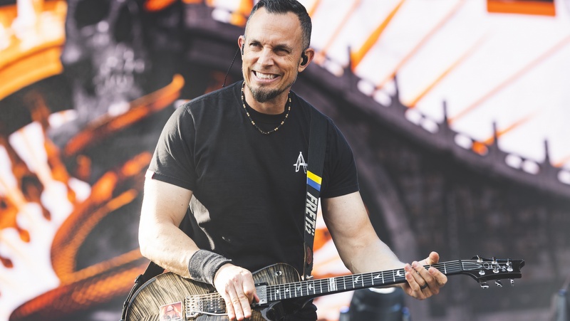 Mark Tremonti mit Alter Bridge beim Resurrection Fest 2023 im spanischen Viveiro