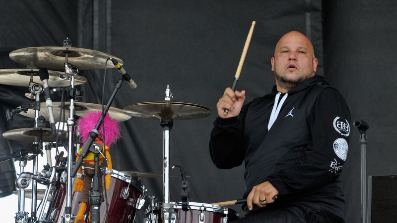 Nonpoint-Drummer Robb Rivera beim Louder Than Life Festival 2014 in Louisville, Kentucky